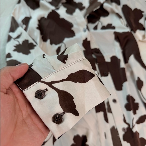 Women's Floral Button-Up Top - Picture 3 of 4